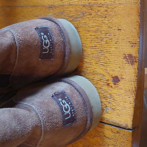 Vintage UGG Chelsea Boots *Final Price* - Picture 2 of 12